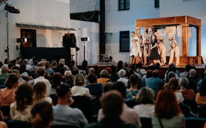 Vyjde počasie? Budú nás diváci dobre počuť?