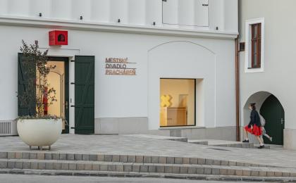 Architekt Martin Varga: „Fasáda divadla je javiskom, ktoré mlčí a predsa hrá”